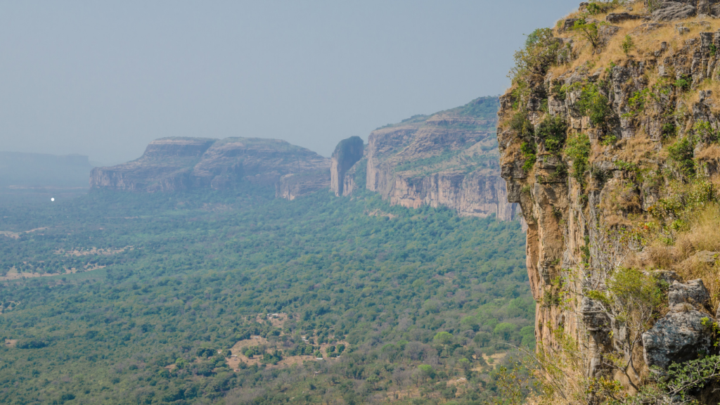 Guinea travel guide and natural landscapes